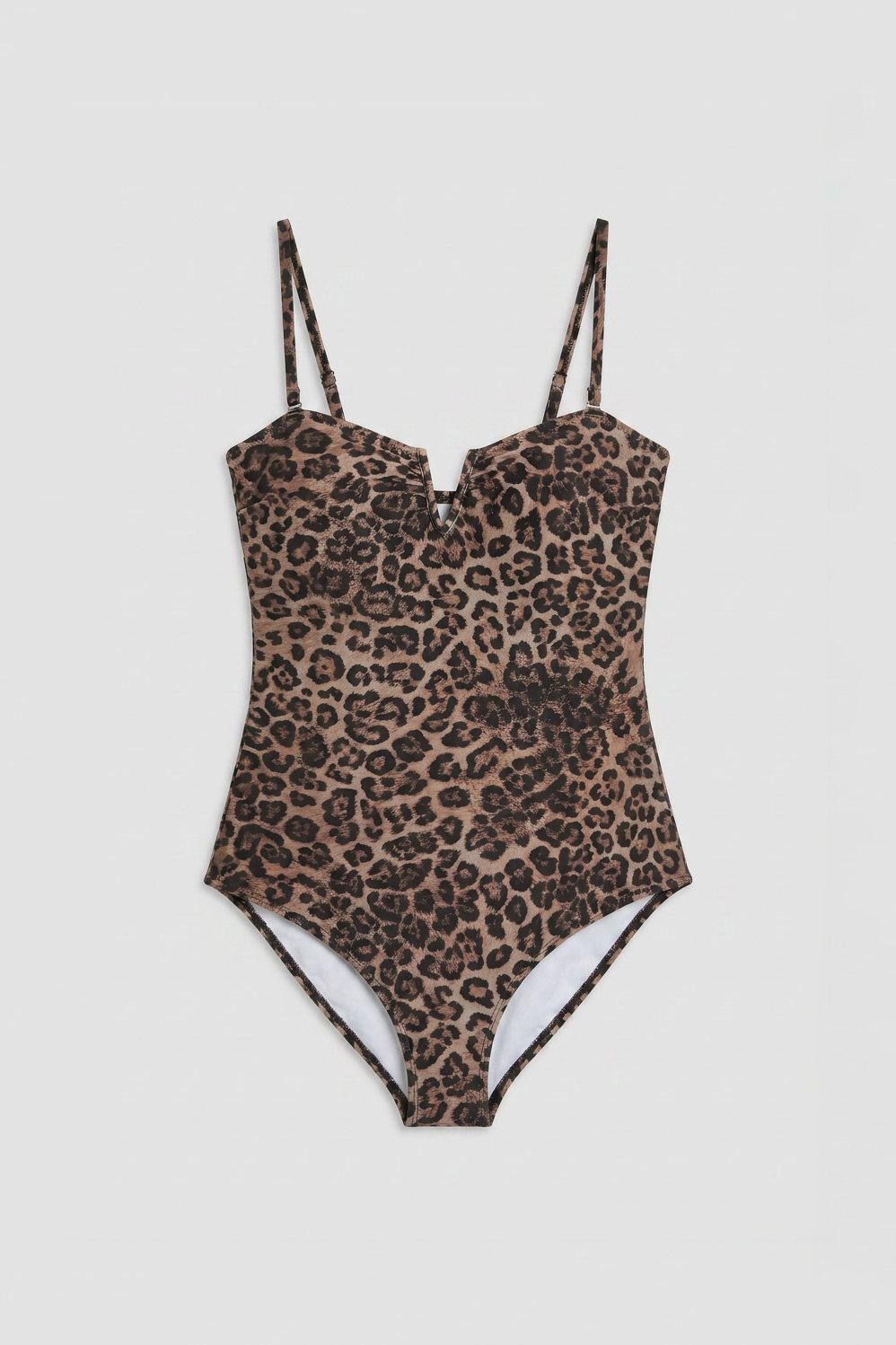 Swimwear SW5-040 — SW5-040 worn by model